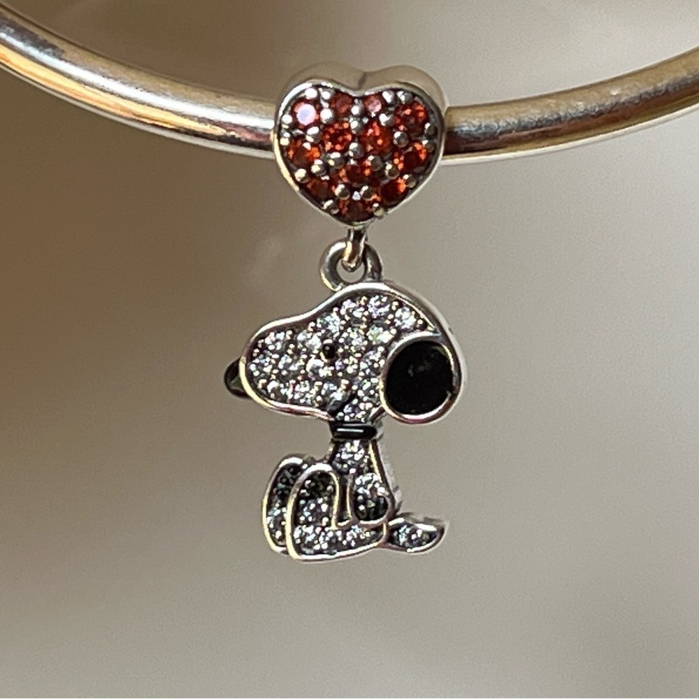 Peanuts Snoopy Dog Heart Dangle Charm